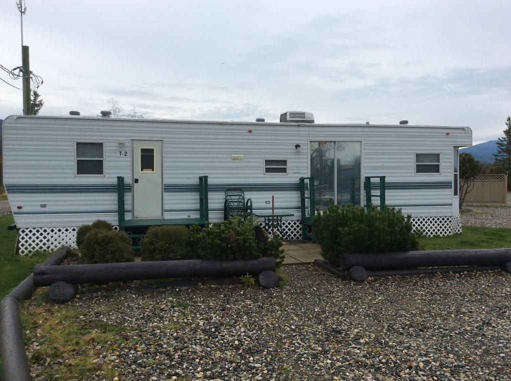 Robert'S Roost Rv Park Resort Кенель Экстерьер фото