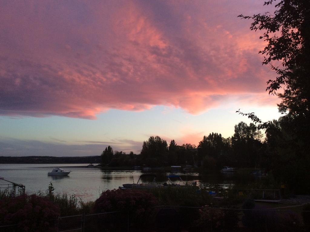 Robert'S Roost Rv Park Resort Кенель Экстерьер фото