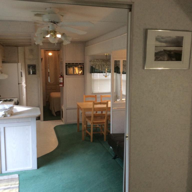 Robert'S Roost Rv Park Resort Кенель Экстерьер фото