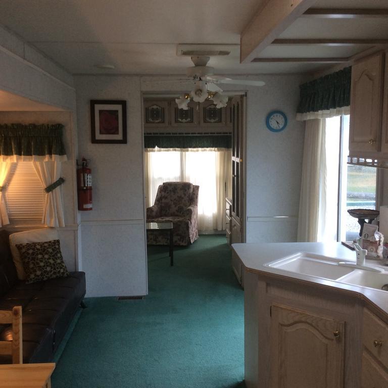 Robert'S Roost Rv Park Resort Кенель Экстерьер фото