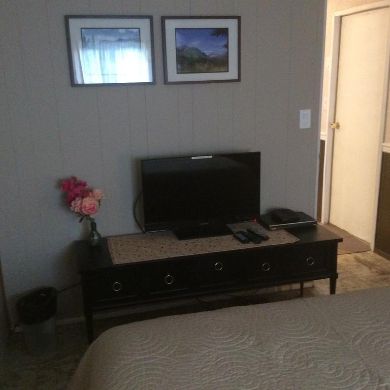 Robert'S Roost Rv Park Resort Кенель Экстерьер фото